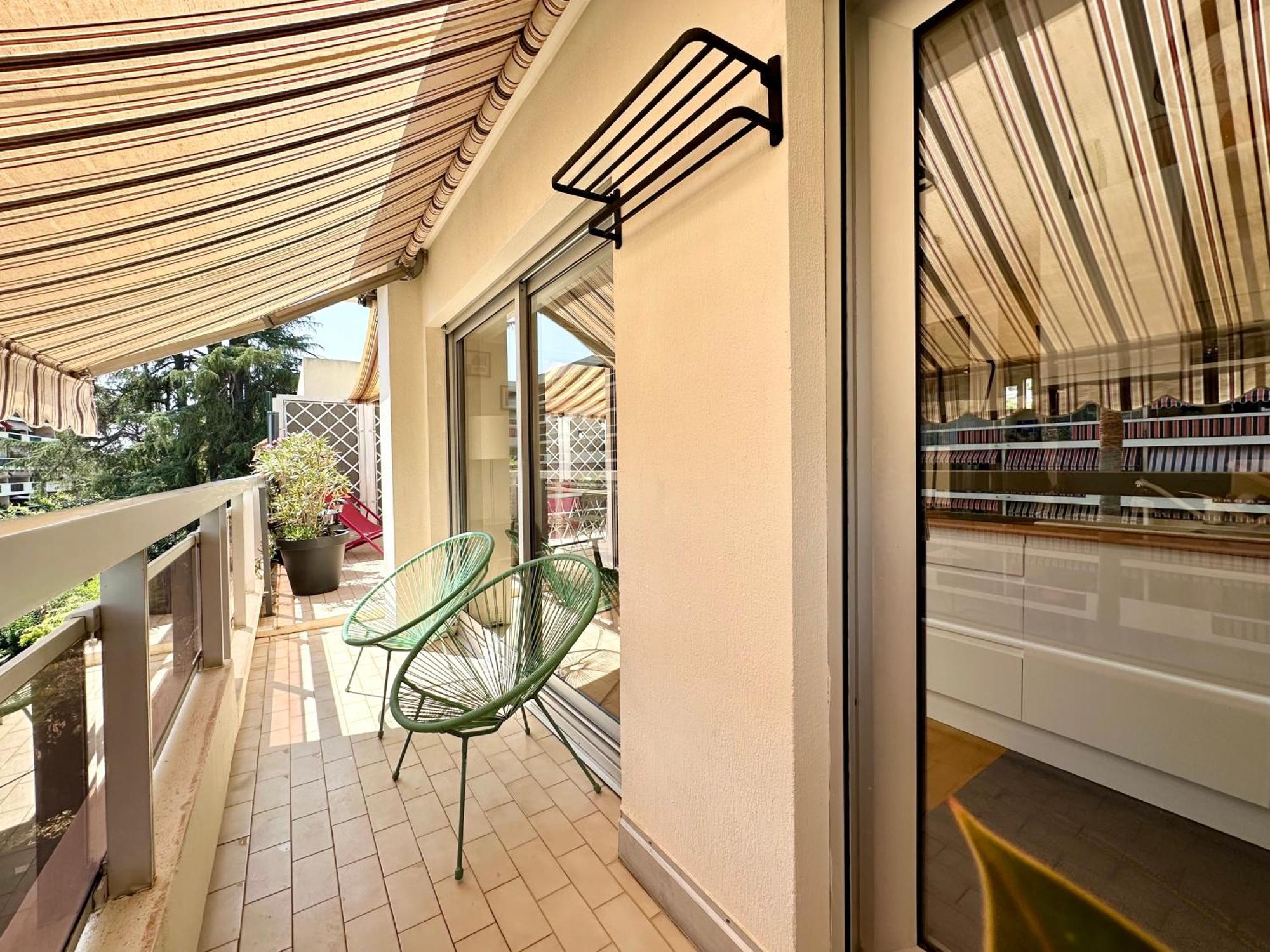 Elegant Appartement 2Pieces Piscinevue Mer Parking Vallauris Buitenkant foto